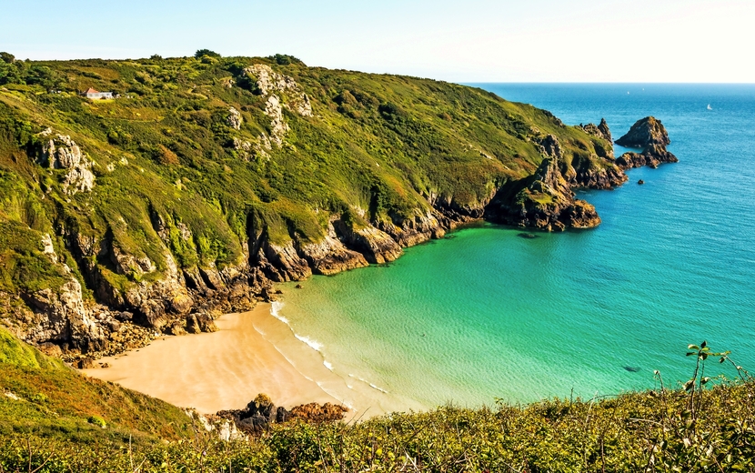 Panorama der Bucht Petit Bot Bay von Guernsey