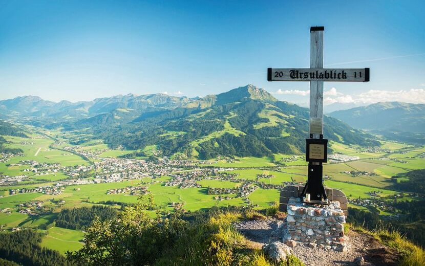 Blick auf St. Johann mit Kitzbüheler Horn