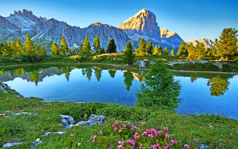 Bergsee in den Dolomiten