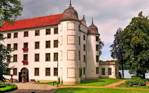Schlosshotel Podewils, Außenansicht