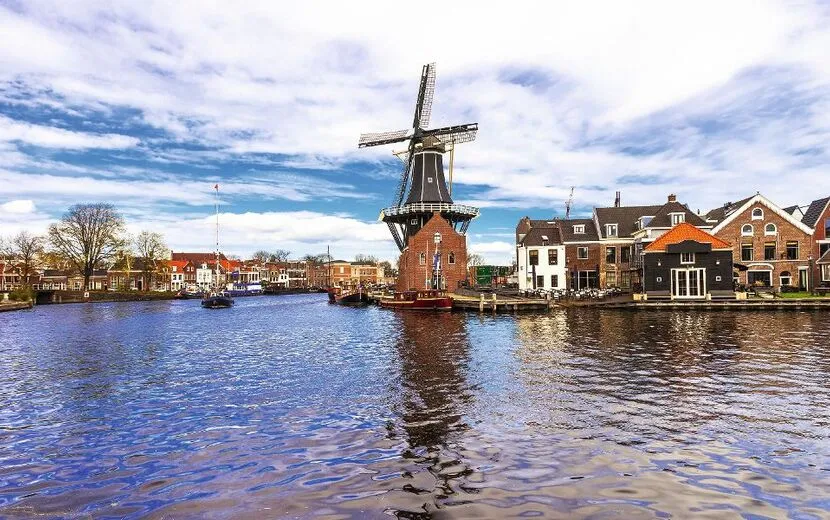 Traditionelle Holland - vamals und Windmühlen (Haarlem)