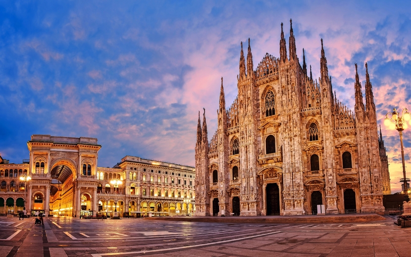 Mailänder Dom bei Sonnenaufgang, Italien