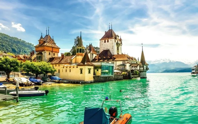 Schloss Oberhofen am Thuner See