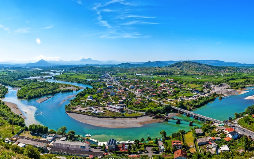 Panoramablick auf Shkodra und die albanische Natur
