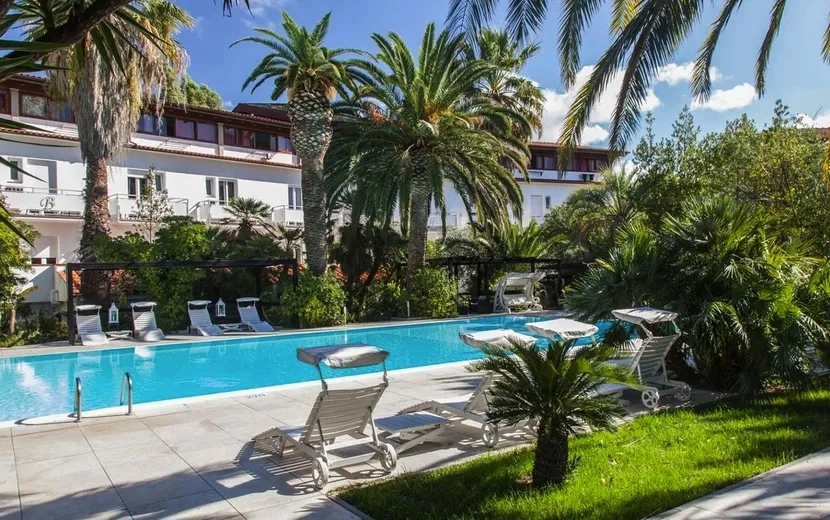 Hotel Barracuda Pool