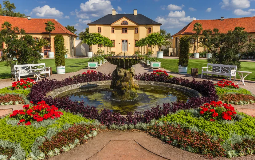Garten und Brunnen im Schloss Belvedere in Weimar