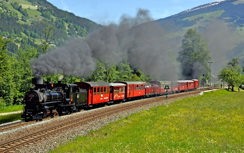 Dampfzug der Zillertalbahn 