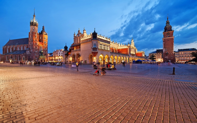 Altstadt von Krakau in der Abenddämmerung