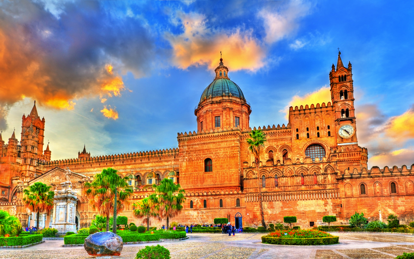 ein UNESCO-Weltkulturerbe: die Kathedrale von Palermo auf Sizilien, Italien