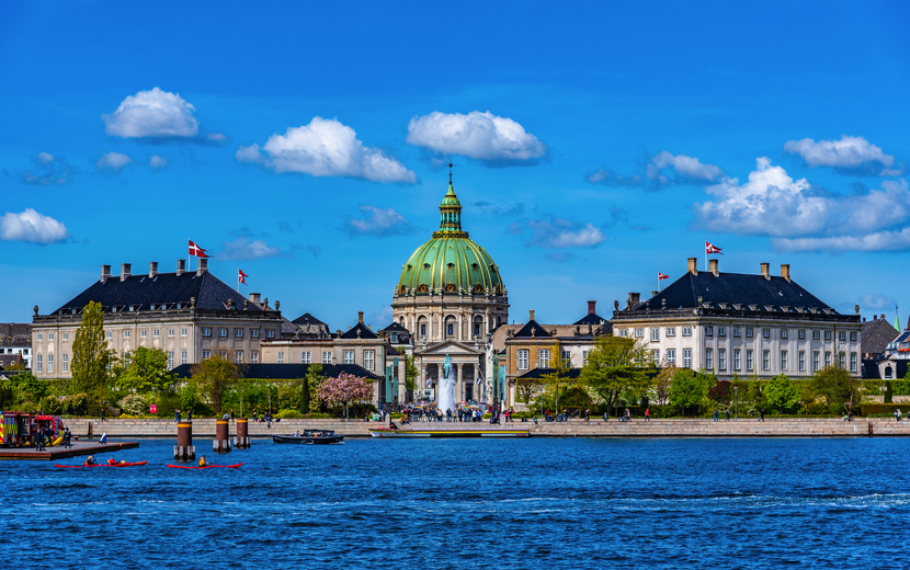 Blick auf Schloss Amalienborg in Kopenhagen, Dänemark