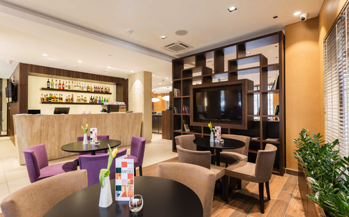 Hotel DeSilva, Lobby