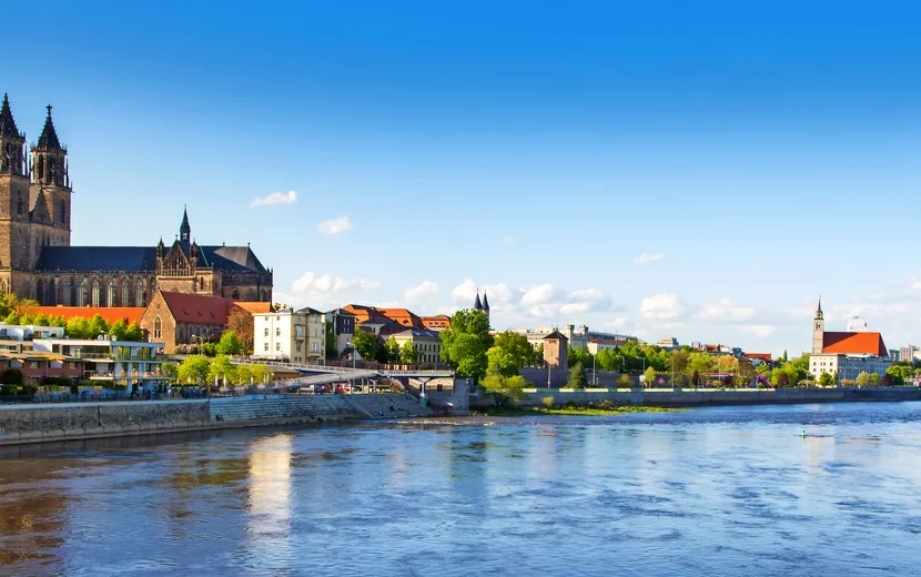 Magdeburg an der Elbe mit Dom, Elbterassen und Johanniskirche