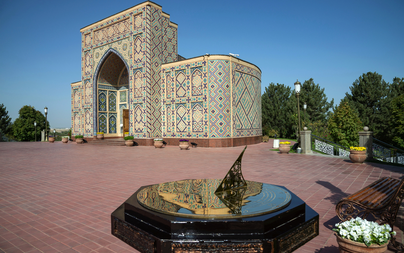 Sonnenuhr und Observatorium von Ulug Beg in Samarkand,