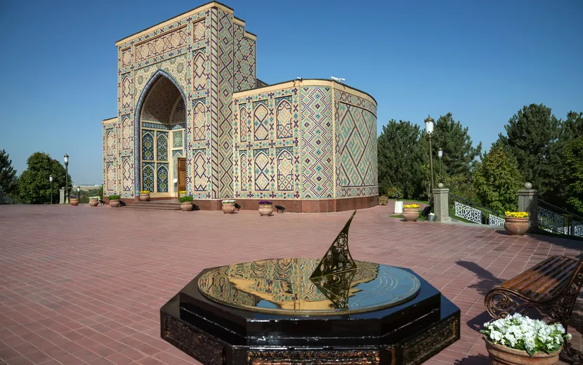 Sonnenuhr und Observatorium von Ulug Beg in Samarkand,