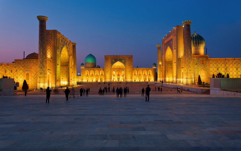 Samarkand - Registan bei Nacht