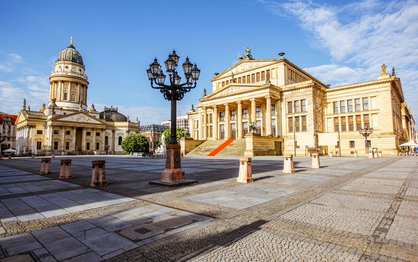 Französischer Dom und das Konzerthaus auf dem Gendarmenmarkt