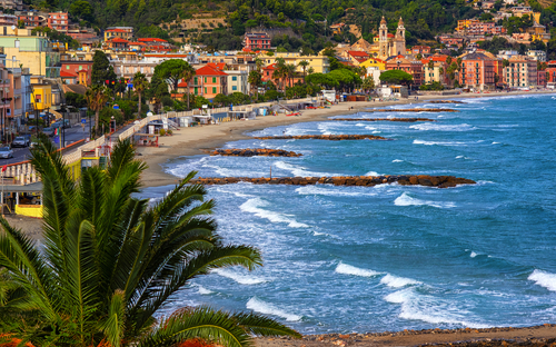 © Boris Stroujko - stock.adobe.com Alassio
