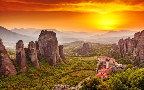 © whitewizzard - stock.adobe.com Rousanou-Kloster