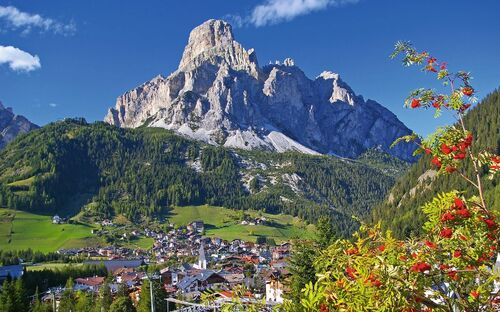 © Bergfee - Fotolia Corvara im Herzen von Südtirol