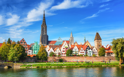 Stadt Ulm an einem sonnigen Tag