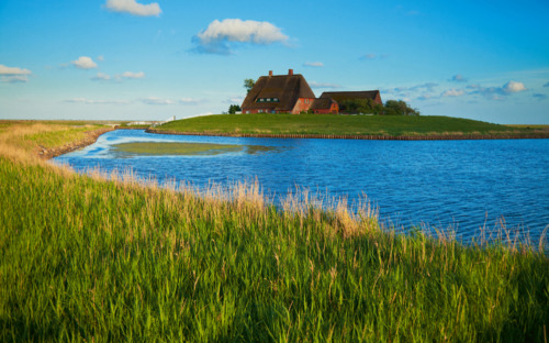 Kirchwarft auf Hallig Hooge, Nordsee