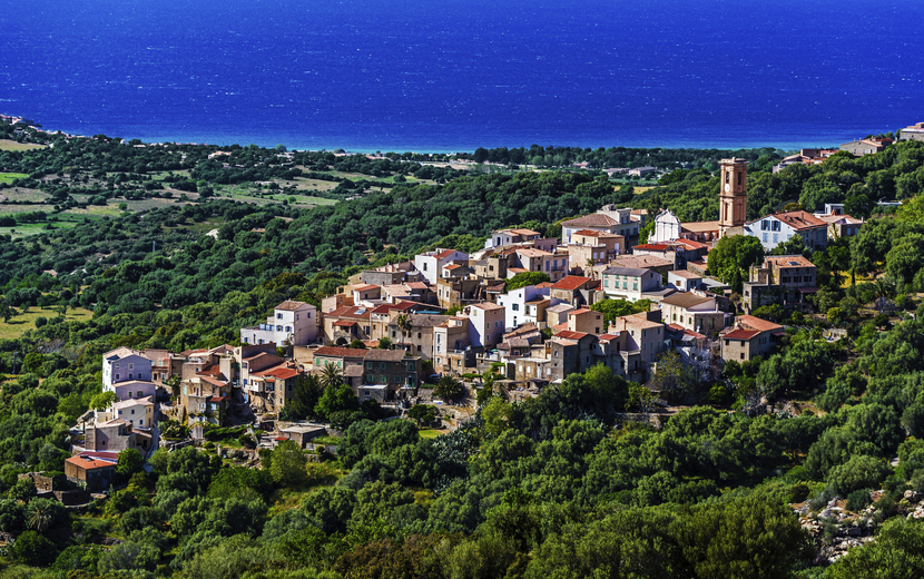 Aregno Village auf der Insel Korsika