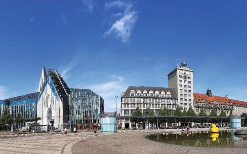 Augustusplatz in Leipzig mit Oper, Universität und Gewandhaus