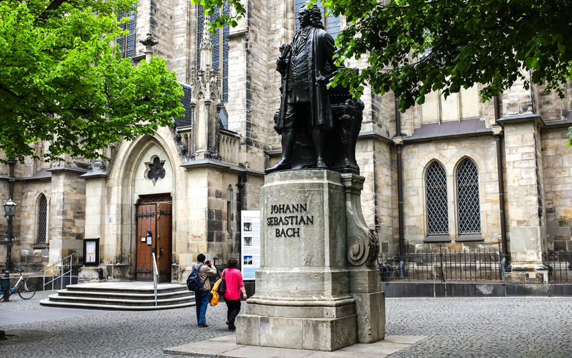 Statue von Johann Sebastian Bach vor der Thomaskirche